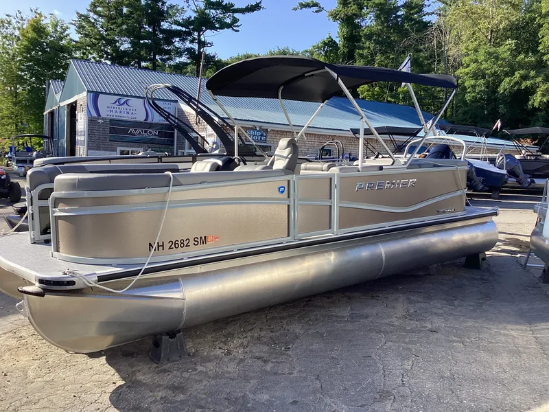The Image of Premier 220 SUNSCAPE RE XSD 2026 - 0