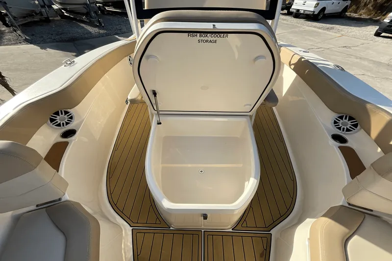 Slide: The Image of Scout 215 XSF 2024 - 12