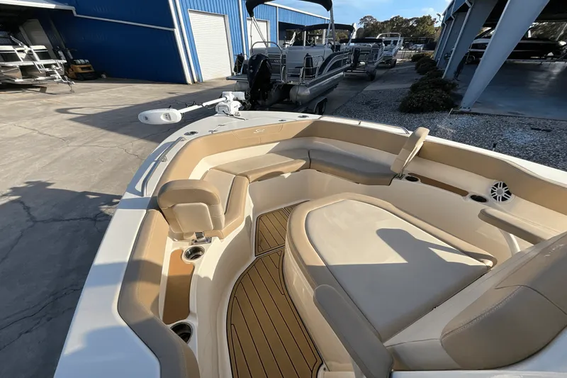 Slide: The Image of Scout 215 XSF 2024 - 16