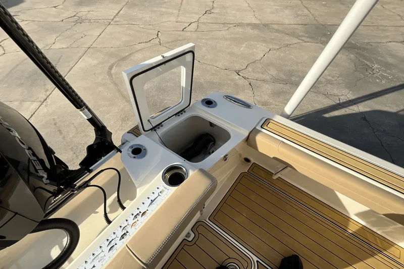 Slide: The Image of Scout 215 XSF 2024 - 7