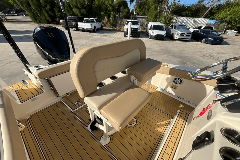 Slide: The Image of Scout 215 XSF 2024 - 8