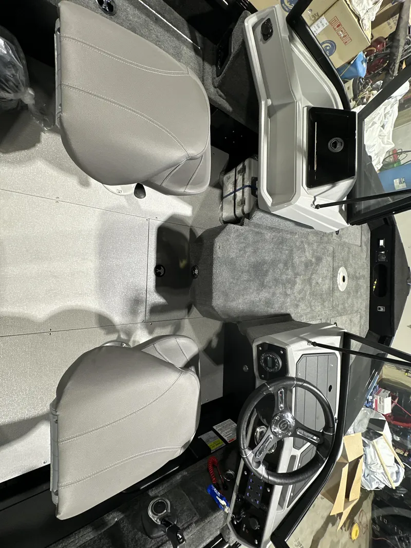 Slide: The Image of Smoker Craft ADV188DC 2025 - 2