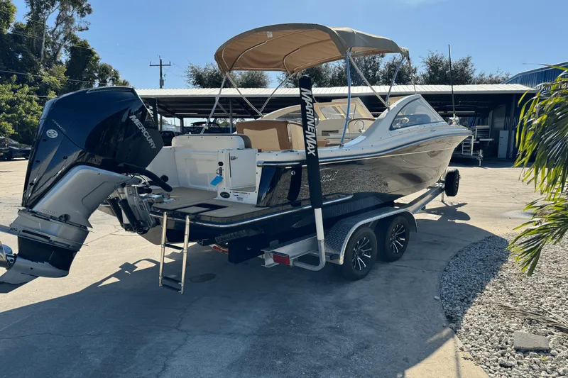 Slide: The Image of Scout 240 Dorado 2023 - 4