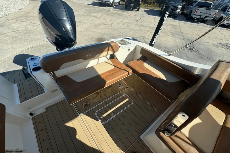 Slide: The Image of Scout 240 Dorado 2023 - 7