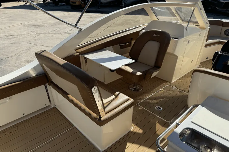 Slide: The Image of Scout 240 Dorado 2023 - 8