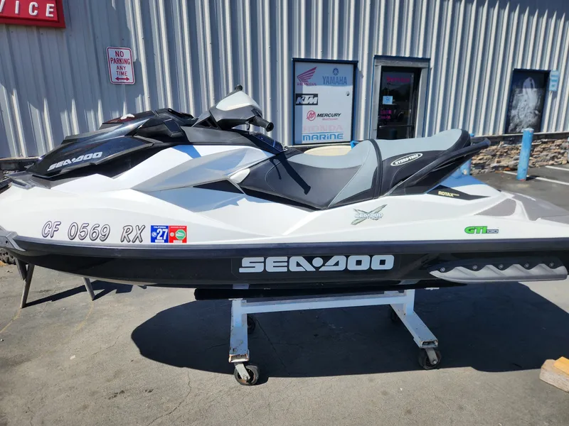 Slide: The Image of Sea-Doo GTI™ 130 2014 - 1