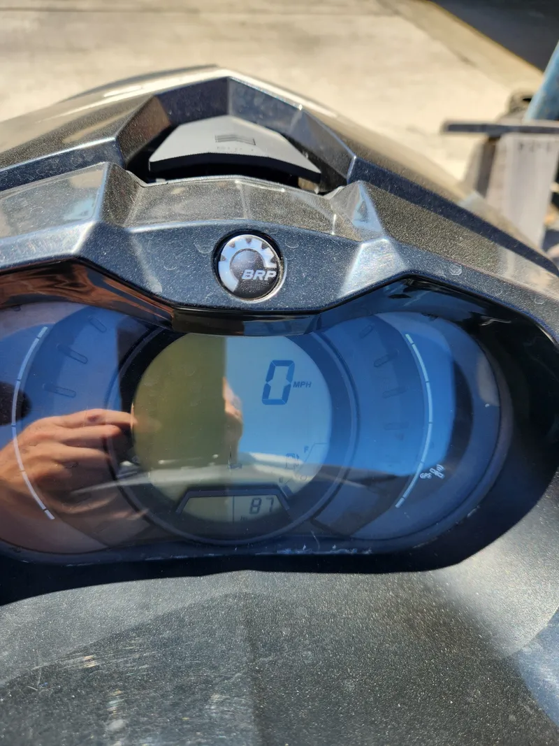 Slide: The Image of Sea-Doo GTI™ 130 2014 - 4