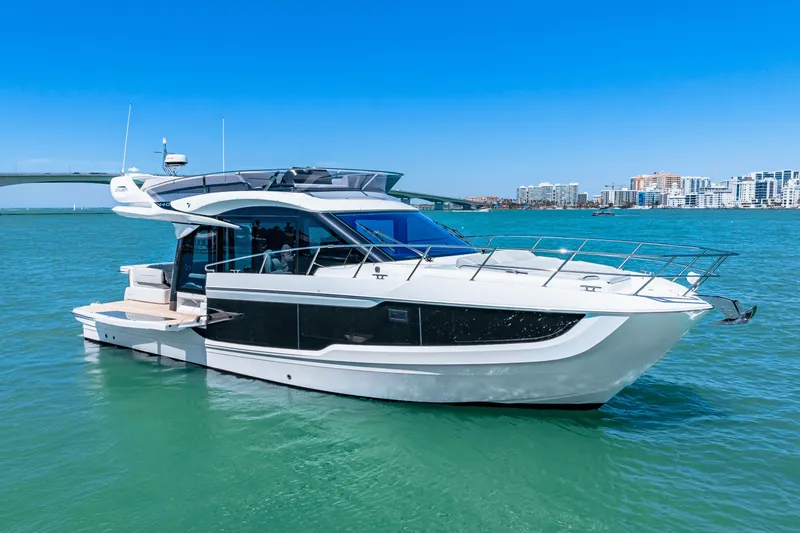 Slide: The Image of Galeon 440 FLY 2025 - 10