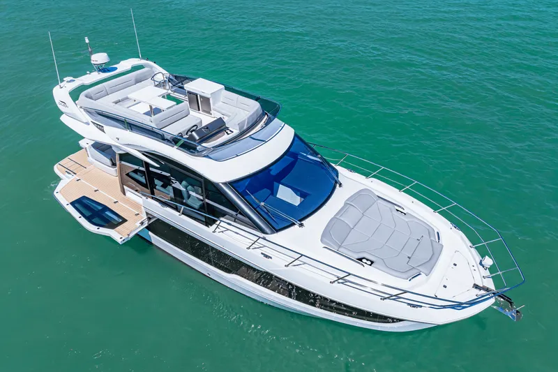 Slide: The Image of Galeon 440 FLY 2025 - 13