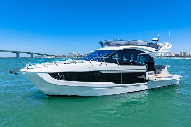 Slide: The Image of Galeon 440 FLY 2025 - 15