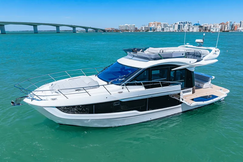 Slide: The Image of Galeon 440 FLY 2025 - 16