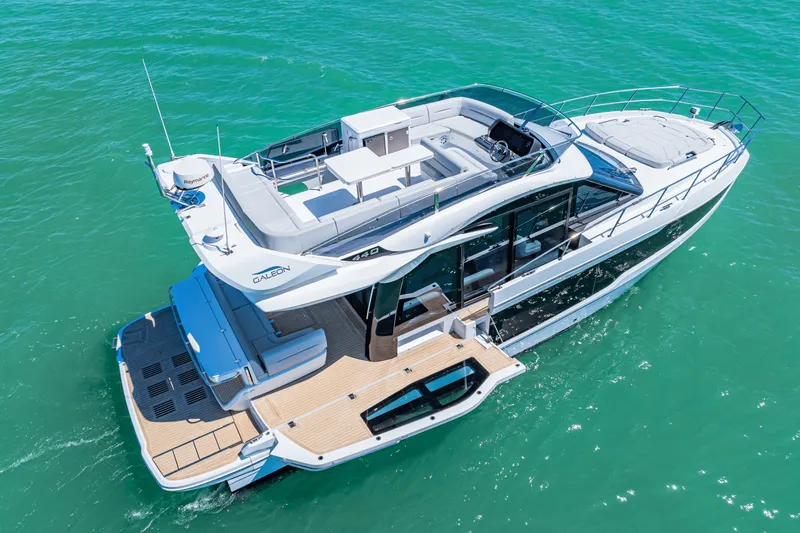 Slide: The Image of Galeon 440 FLY 2025 - 21