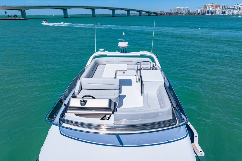 Slide: The Image of Galeon 440 FLY 2025 - 24