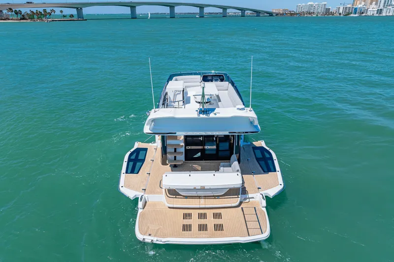 Slide: The Image of Galeon 440 FLY 2025 - 27