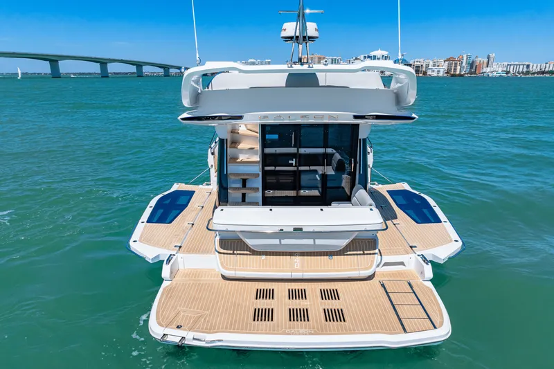 Slide: The Image of Galeon 440 FLY 2025 - 28