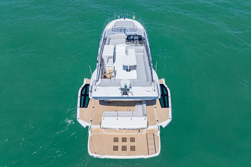 Slide: The Image of Galeon 440 FLY 2025 - 29