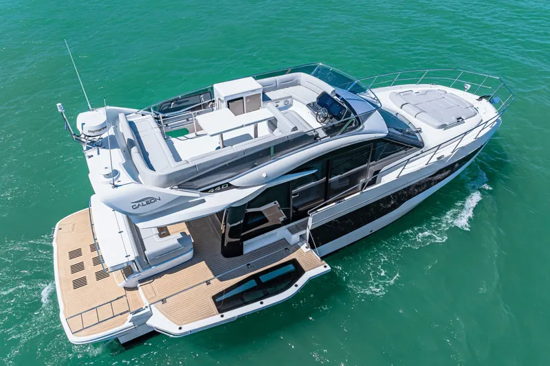 Slide: The Image of Galeon 440 FLY 2025 - 32