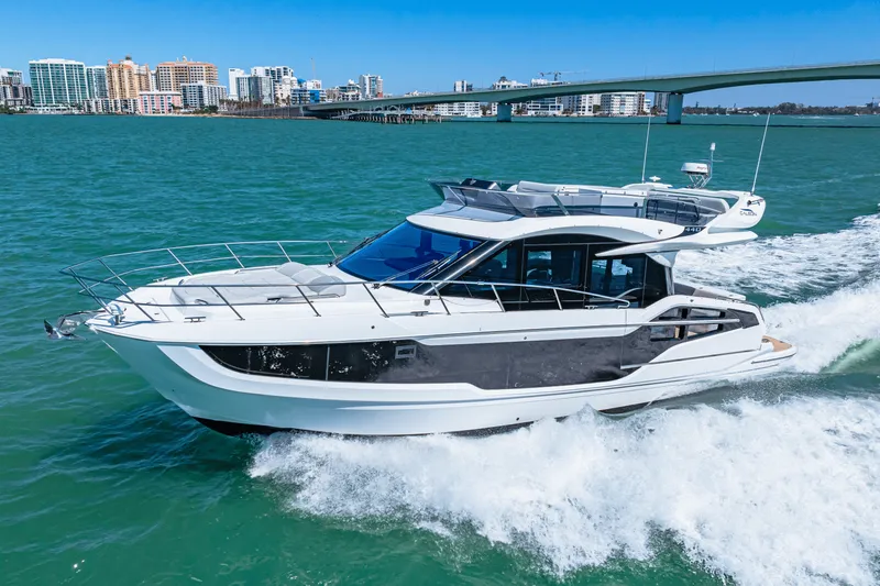 Slide: The Image of Galeon 440 FLY 2025 - 34