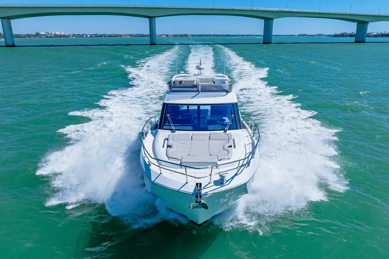 Slide: The Image of Galeon 440 FLY 2025 - 35