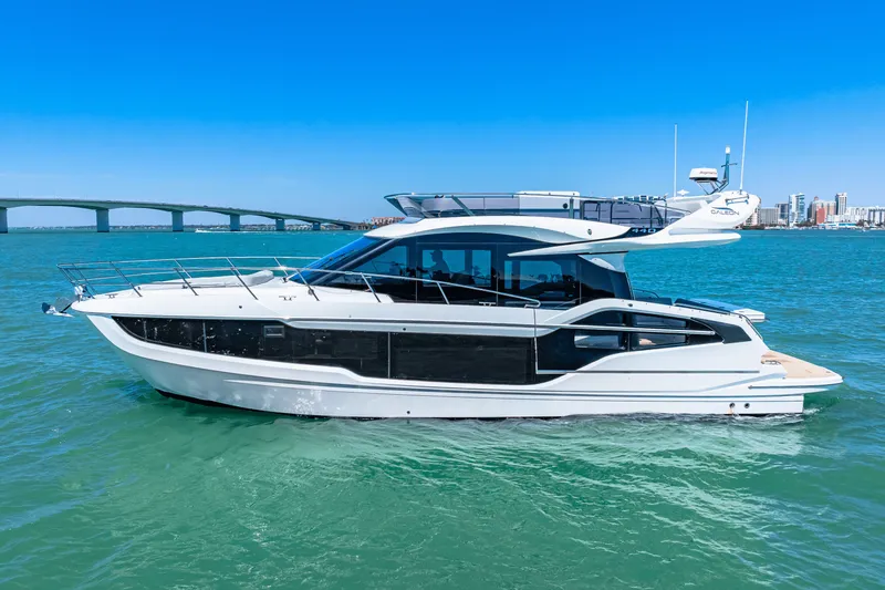 Slide: The Image of Galeon 440 FLY 2025 - 4