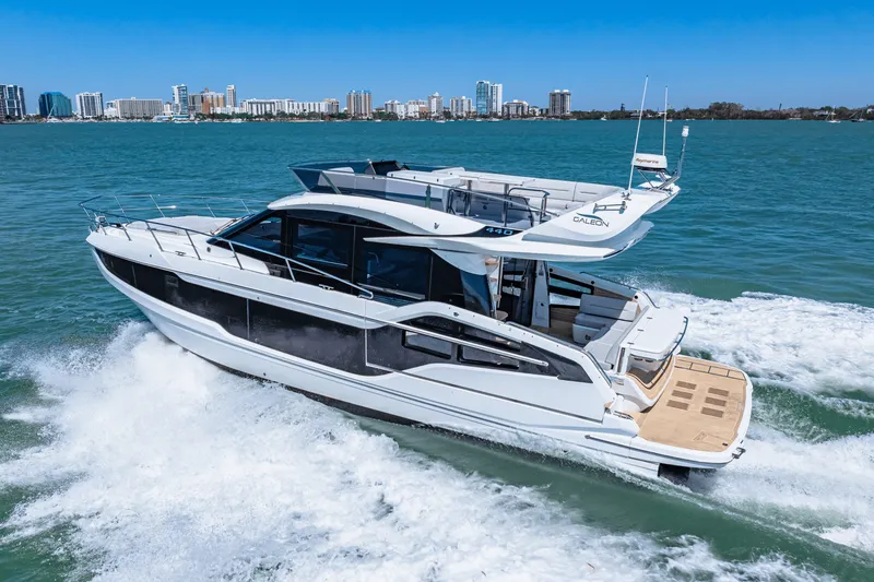 Slide: The Image of Galeon 440 FLY 2025 - 41