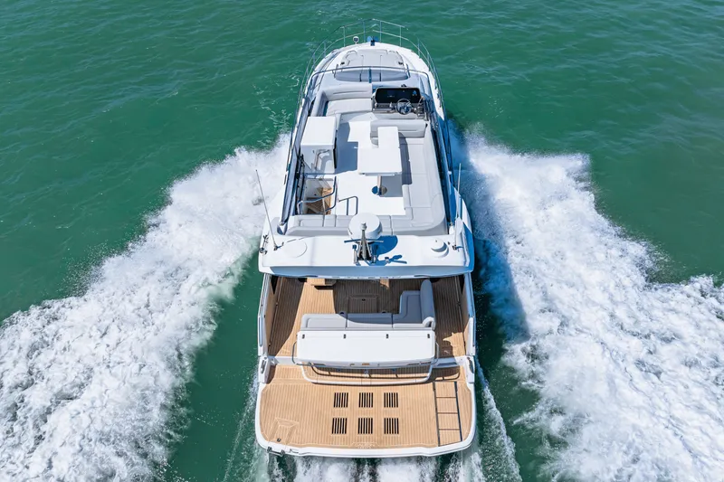 Slide: The Image of Galeon 440 FLY 2025 - 43
