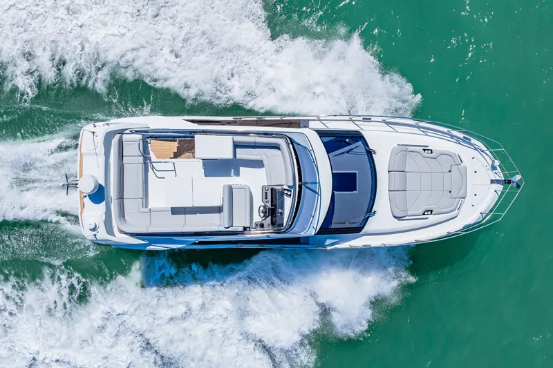 Slide: The Image of Galeon 440 FLY 2025 - 45