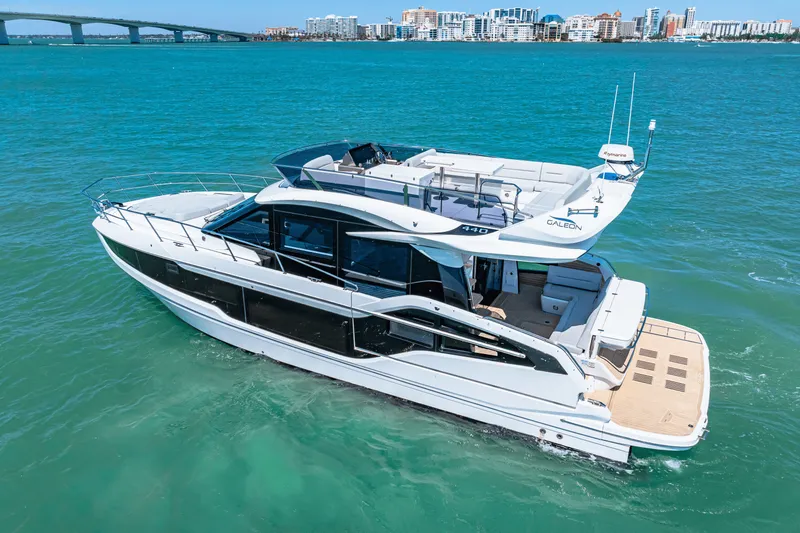 Slide: The Image of Galeon 440 FLY 2025 - 5