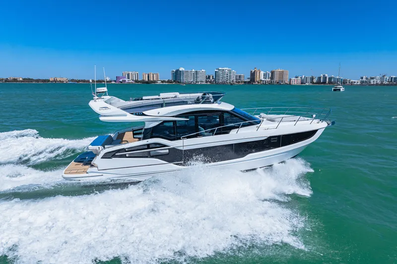Slide: The Image of Galeon 440 FLY 2025 - 50
