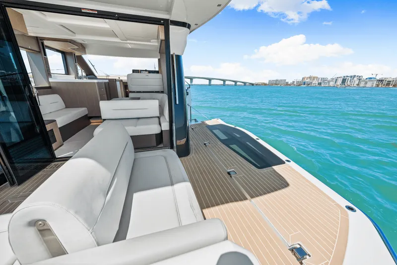 Slide: The Image of Galeon 440 FLY 2025 - 60