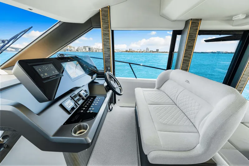Slide: The Image of Galeon 440 FLY 2025 - 68