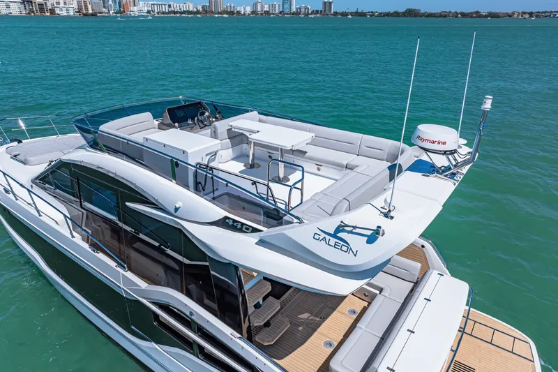 Slide: The Image of Galeon 440 FLY 2025 - 8
