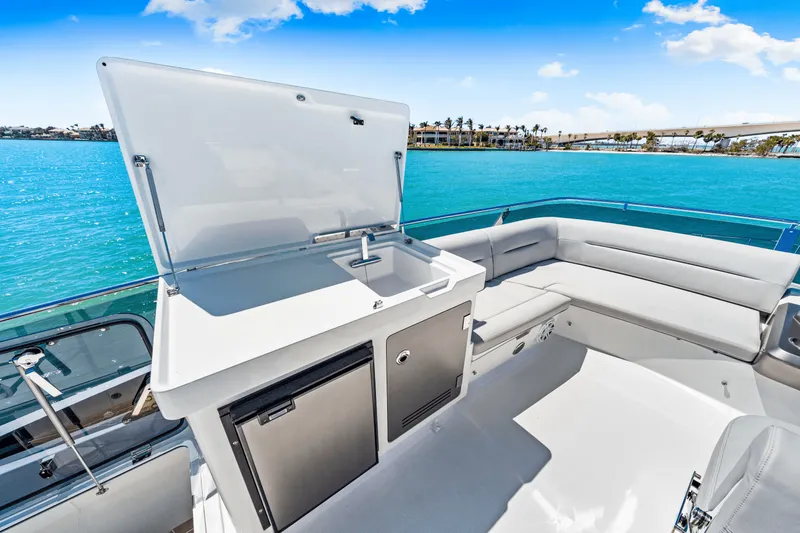 Slide: The Image of Galeon 440 FLY 2025 - 89