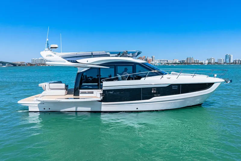 Slide: The Image of Galeon 440 FLY 2025 - 9