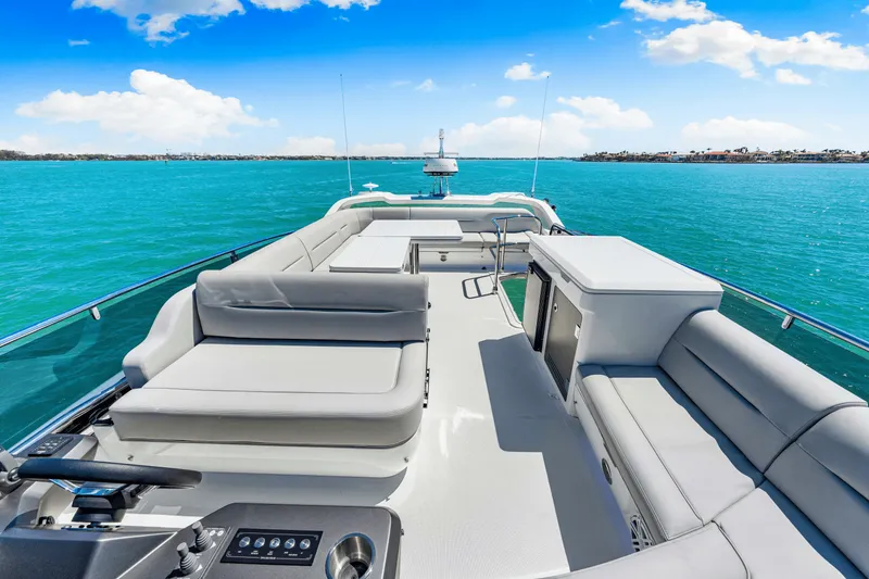 Slide: The Image of Galeon 440 FLY 2025 - 92