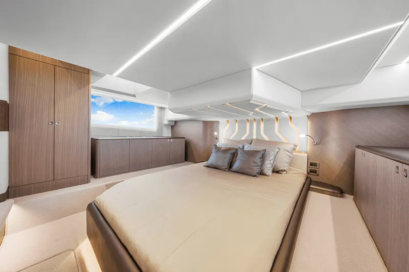 Slide: The Image of Galeon 440 FLY 2025 - 94