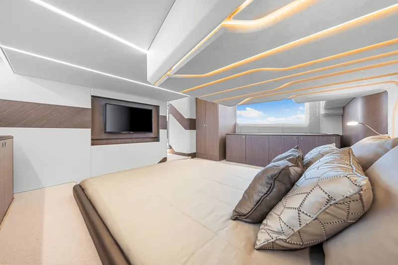 Slide: The Image of Galeon 440 FLY 2025 - 95