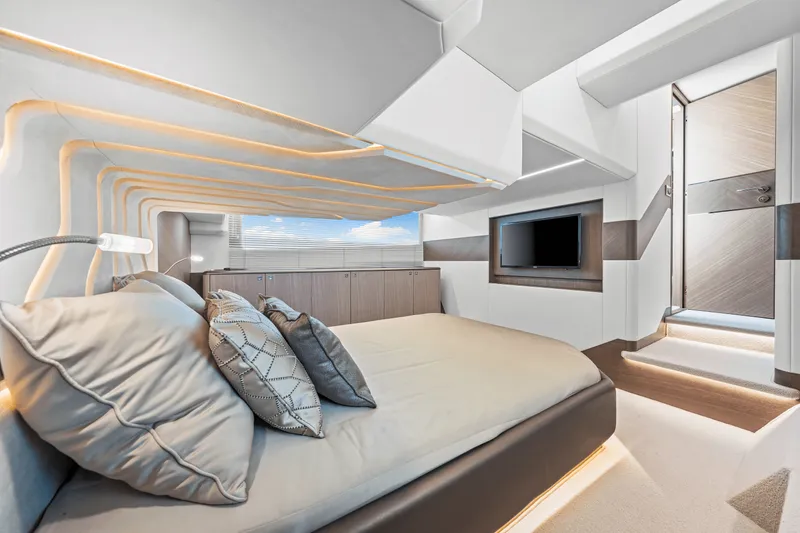 Slide: The Image of Galeon 440 FLY 2025 - 96