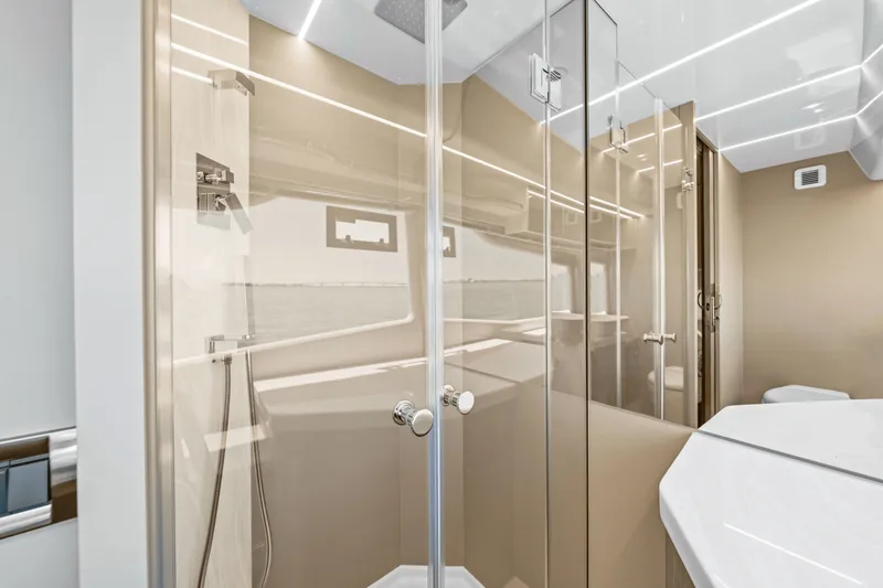 Slide: The Image of Galeon 440 FLY 2025 - 98