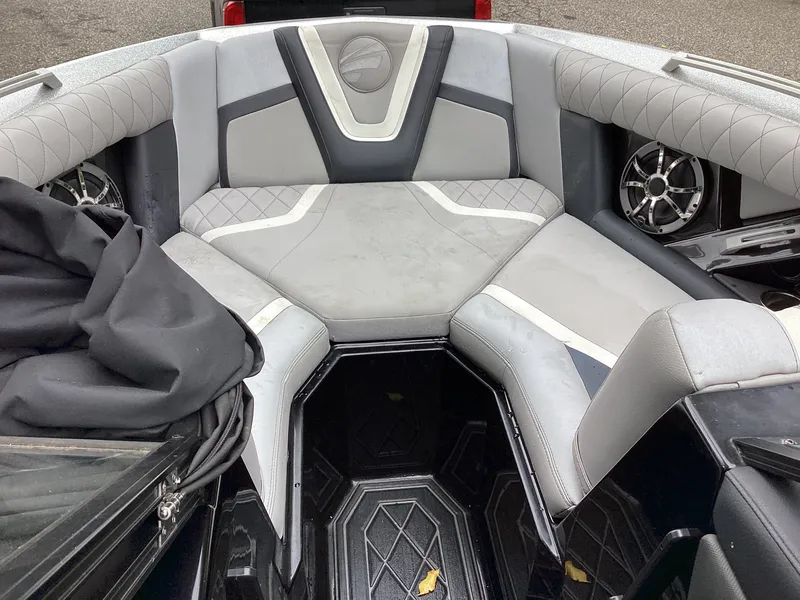 Slide: The Image of Tigé ZX1 2019 - 31