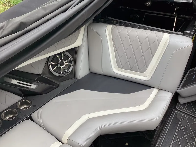 Slide: The Image of Tigé ZX1 2019 - 18