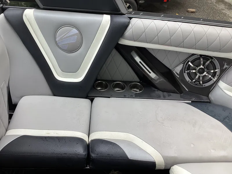 Slide: The Image of Tigé ZX1 2019 - 19