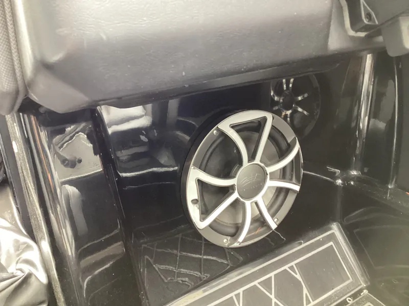 Slide: The Image of Tigé ZX1 2019 - 26