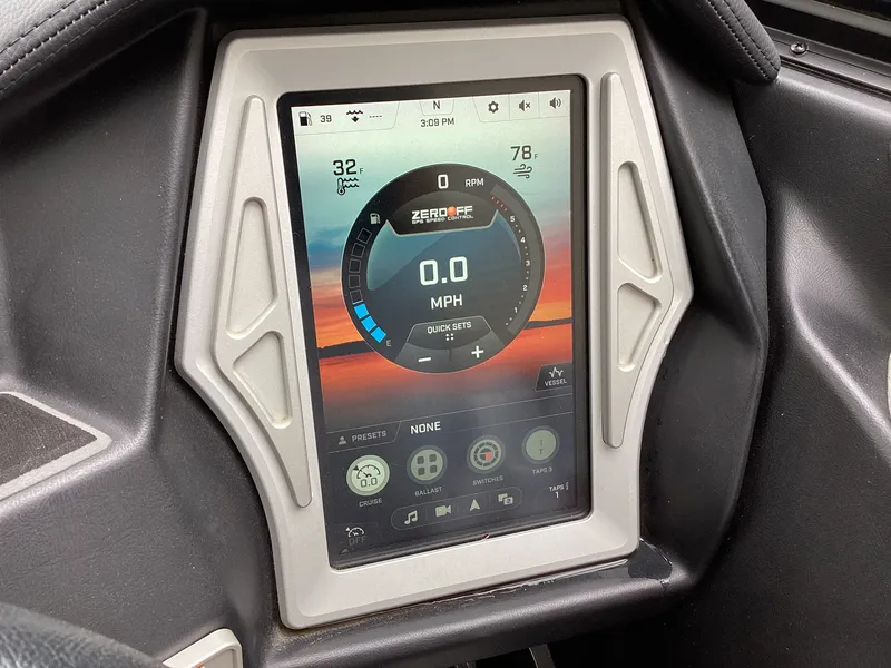 Slide: The Image of Tigé ZX1 2019 - 24