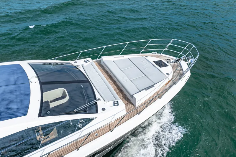 Slide: The Image of Azimut S6 2025 - 11