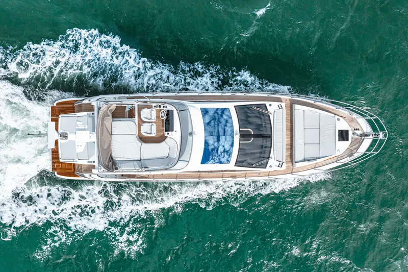 Slide: The Image of Azimut S6 2025 - 14