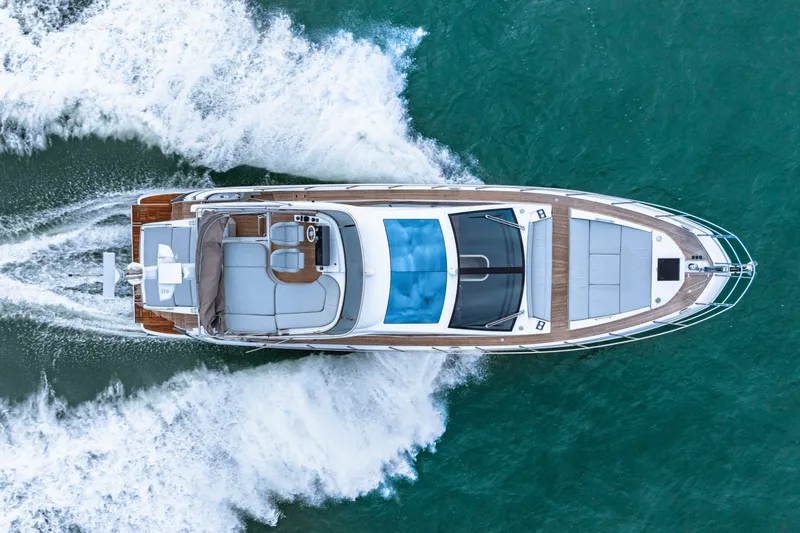 Slide: The Image of Azimut S6 2025 - 35