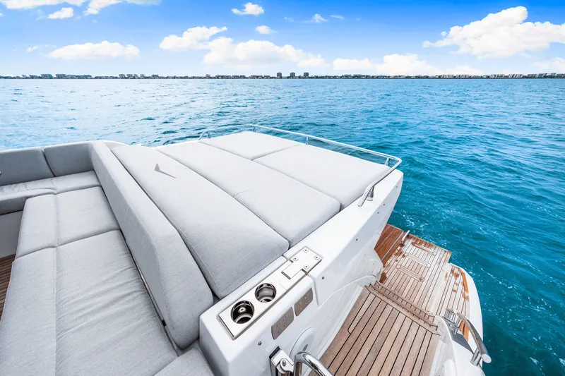 Slide: The Image of Azimut S6 2025 - 51