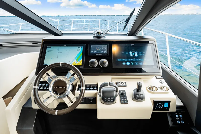 Slide: The Image of Azimut S6 2025 - 77