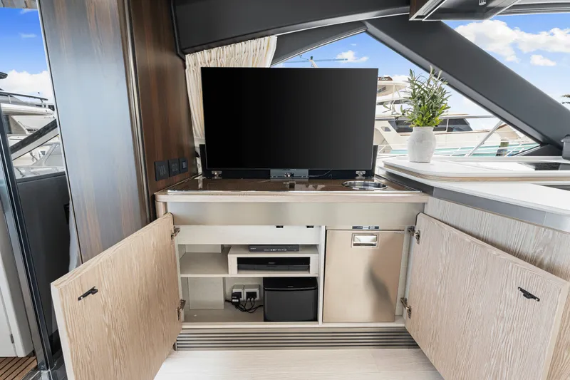 Slide: The Image of Azimut S6 2025 - 79